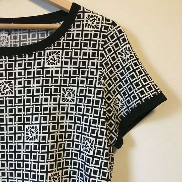 Byzantine Lion Tile and Square Weave Short Sleeve Tee - Picture 3 of 15